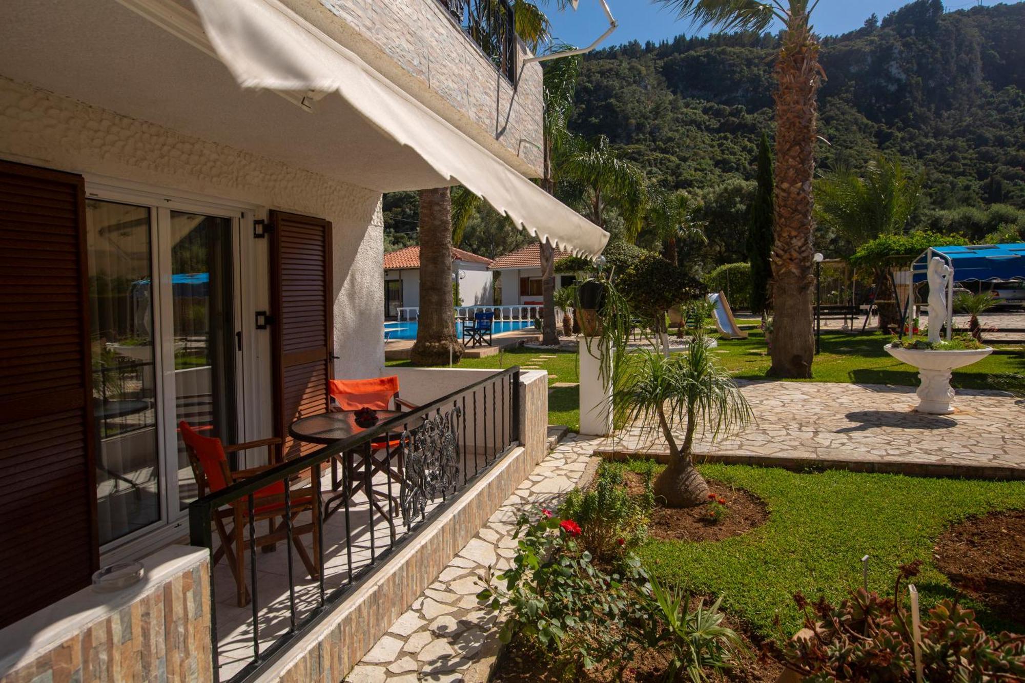 Villa Dimitris Apartments & Bungalows By Imagine Lefkada Frínion Exterior foto